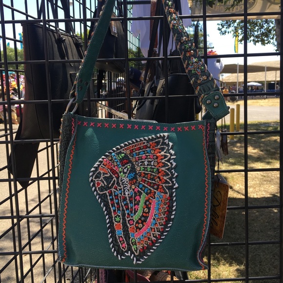 DELILA 100% GENUINE LEATHER 
Head dress crossbody - Picture 1 of 1